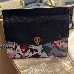 Super cute Fossil purse like new